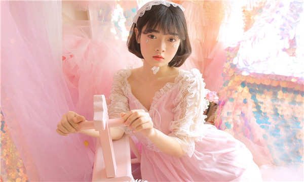 大石桥供卵试管代怀生子多少钱？这一直是很多不孕不育家庭关注的话题。在中国，不孕不育的发生率越来越高，根据《中国不孕不育现状调研报告》显示，育龄夫妇的不孕不育率从20年前的3%增长至现在的12.5%-18.2%，患者人数高达6000万以上。在这样的背景下，许多家庭通过供卵试管来实现自己的生育梦想。那么，供卵试管代怀生子的费用到底是多少呢？
